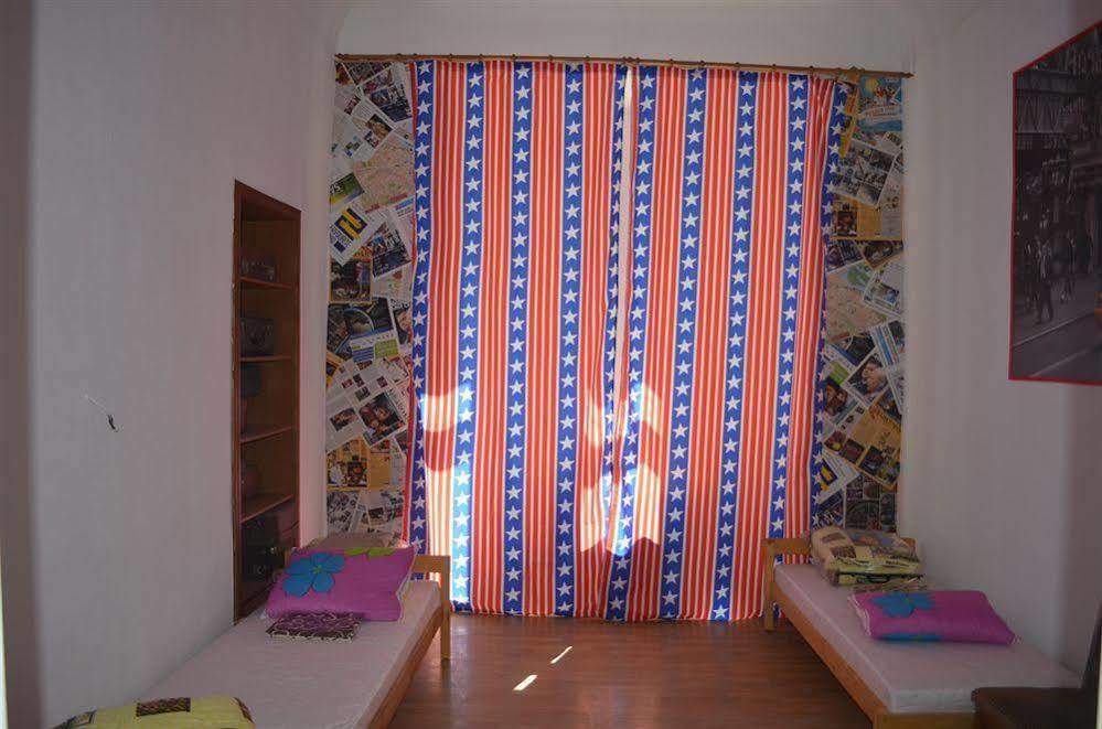 Chemodan Hostel โอเดสซา ภายนอก รูปภาพ
